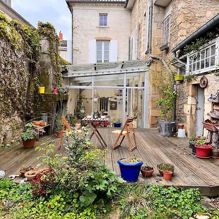 Grande Chambre Chez L'Artiste-Peintre La Reole Exterior photo